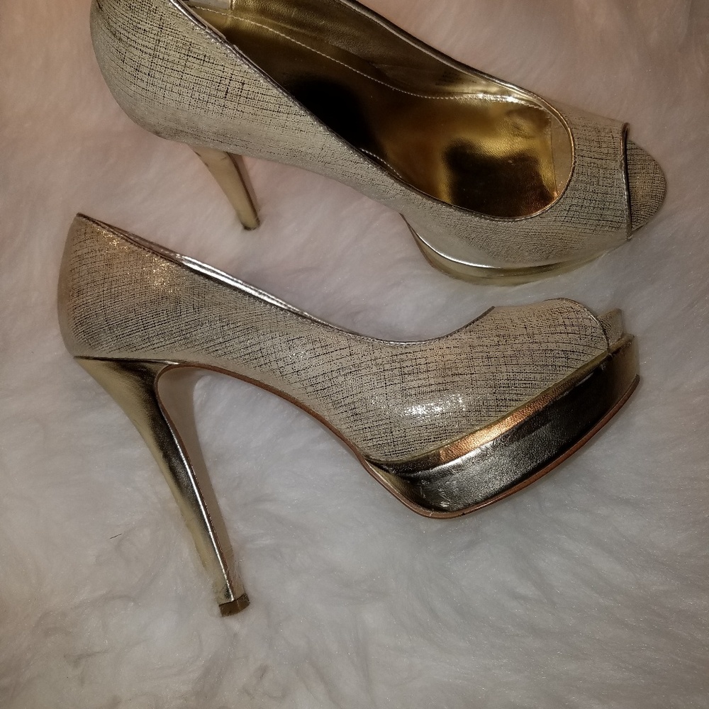 Heels - Picture 3 of 4